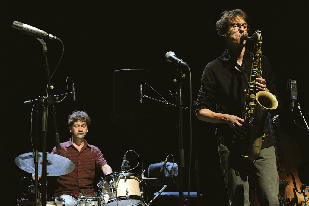 Geoffroy Gesser au saxophone et Francesco Pastacaldi à la batterie, La Peuge en Mai au festival Météo 2020